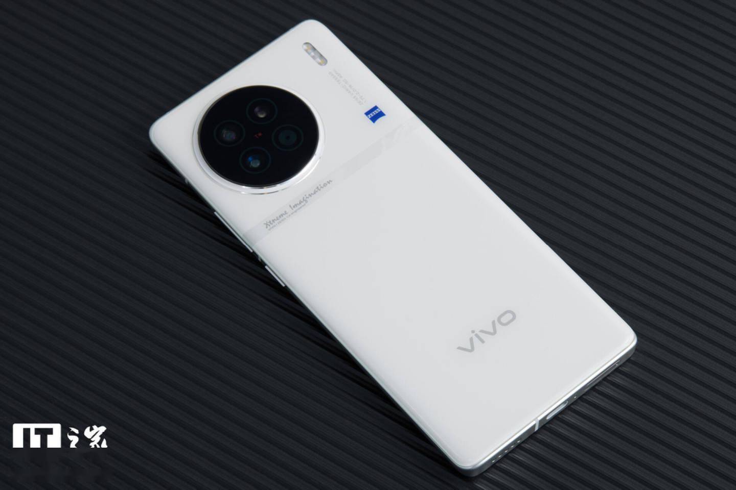 x90vivo手机:vivo X90s手机通过3C认证：搭载天玑9200+处理器，支持120W快充