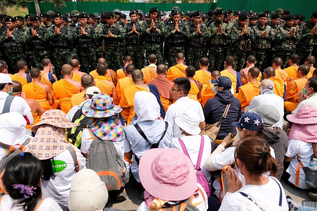 包含泰国警察抢手机央视新闻的词条-第2张图片-太平洋在线下载